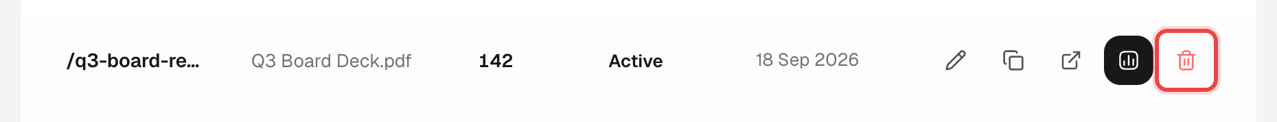 Trash icon highlighted in a link row's Actions column
